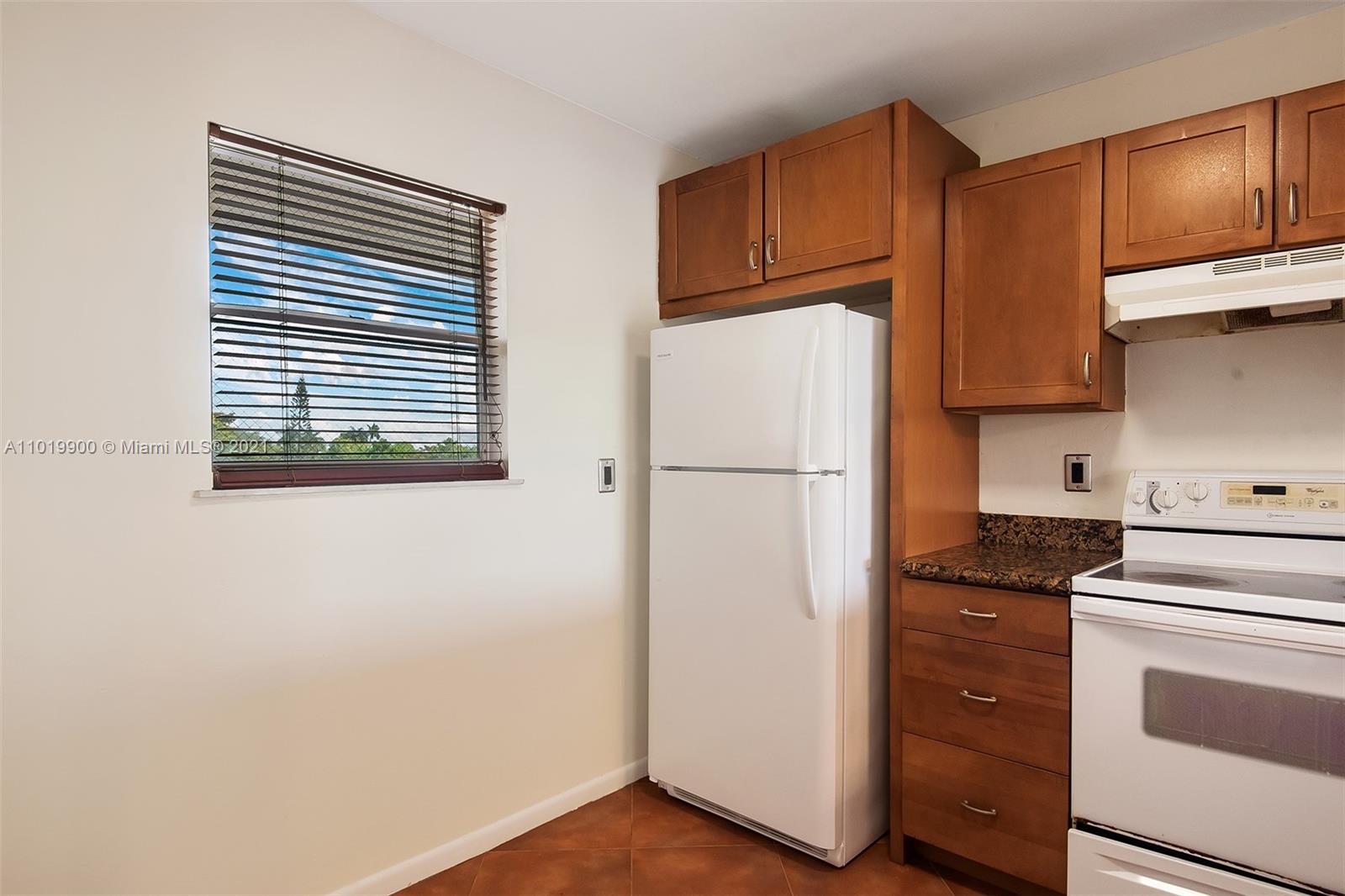 3905 North Nob Hill Road, Unit 405 Sunrise, FL 33351 - Photo 4 of 18