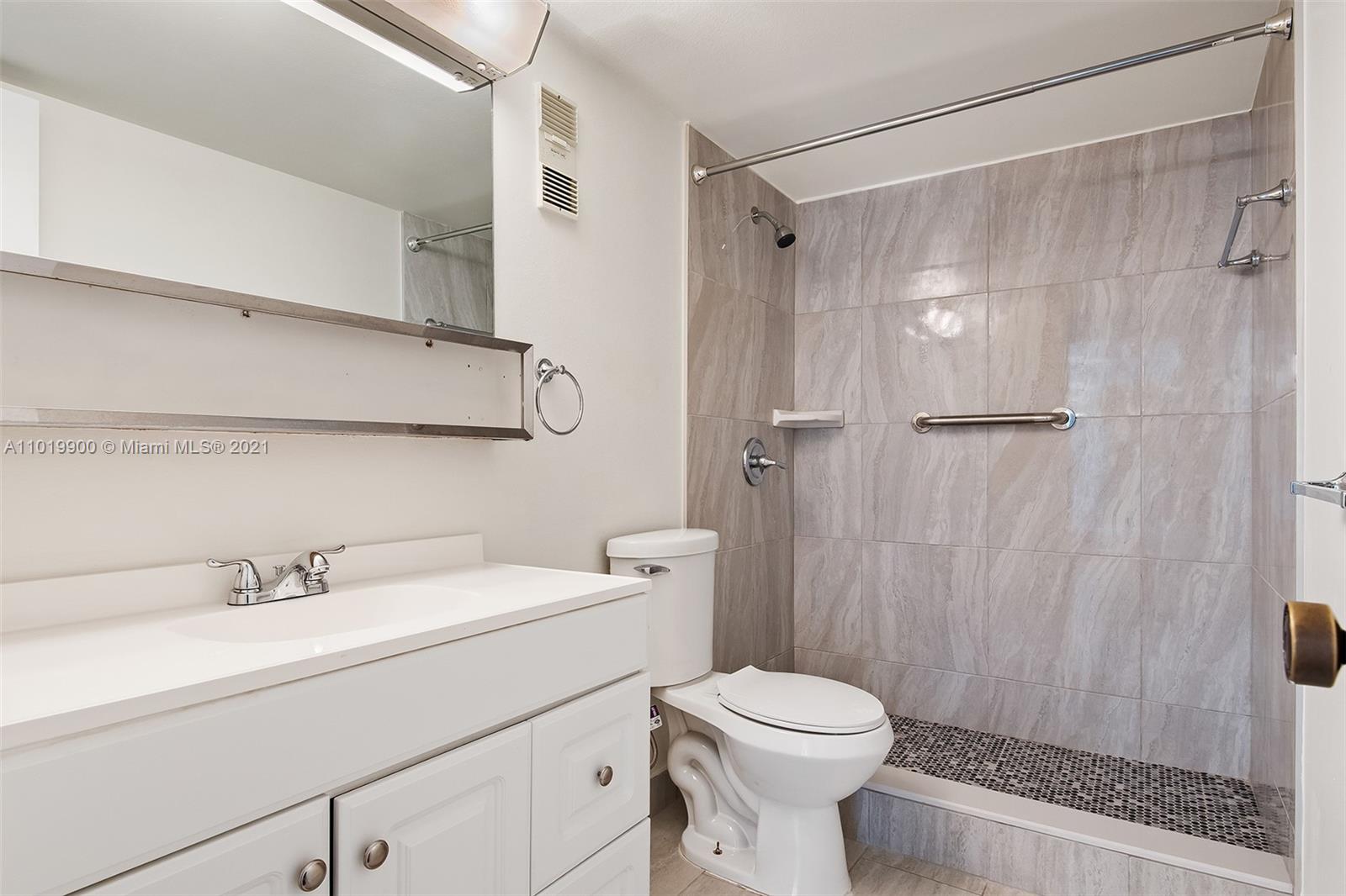 3905 North Nob Hill Road, Unit 405 Sunrise, FL 33351 - Photo 9 of 18