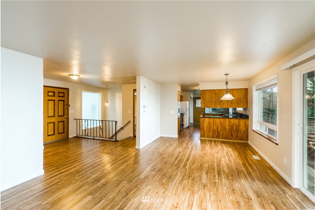 3789 Biz Point Road Anacortes, WA 98221 - Photo 6 of 13 Gallery Image 6