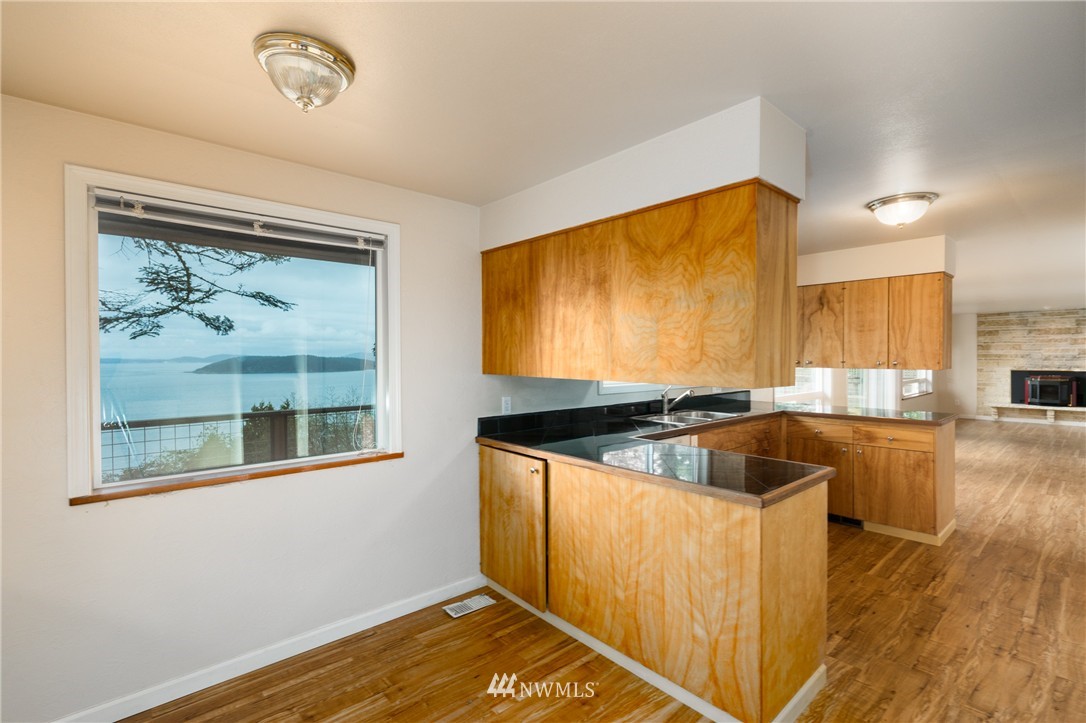 3789 Biz Point Road Anacortes, WA 98221 - Photo 7 of 13 Gallery Image 7