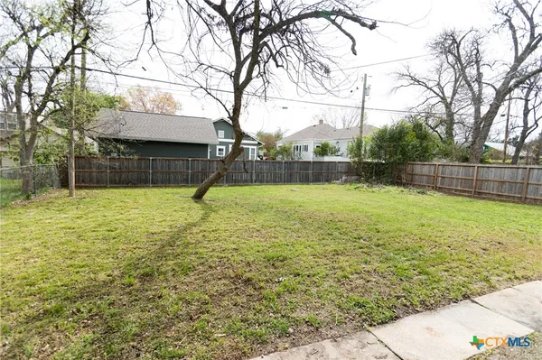 $1,375 | 905 North 9th Street, Temple, TX 76501