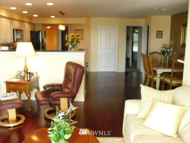 2522 Rucker Avenue, Unit 305 Everett, WA 98201 - Photo 8 of 12 Gallery Image 8