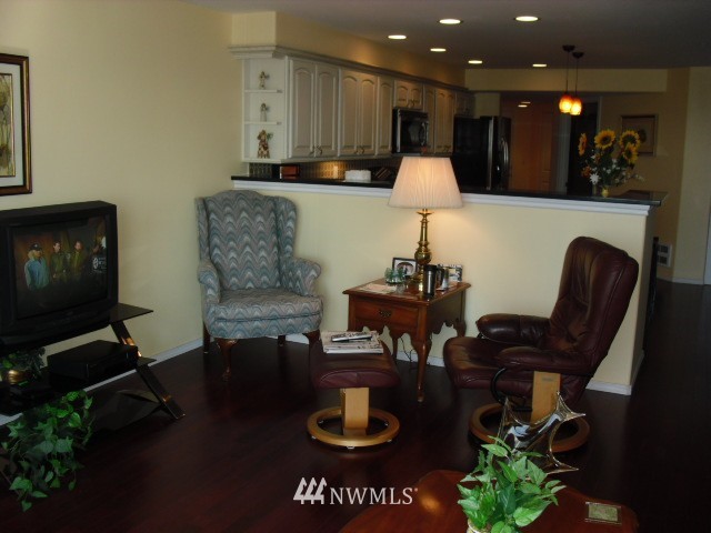 2522 Rucker Avenue, Unit 305 Everett, WA 98201 - Photo 9 of 12 Gallery Image 9
