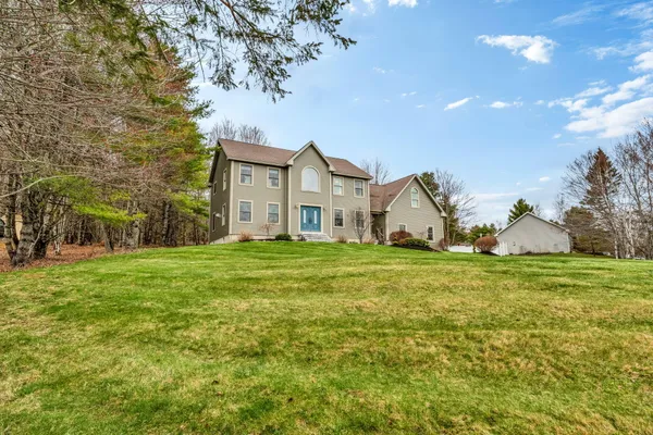$685,000 | 45 Hermon Heights, Hermon, ME 04401