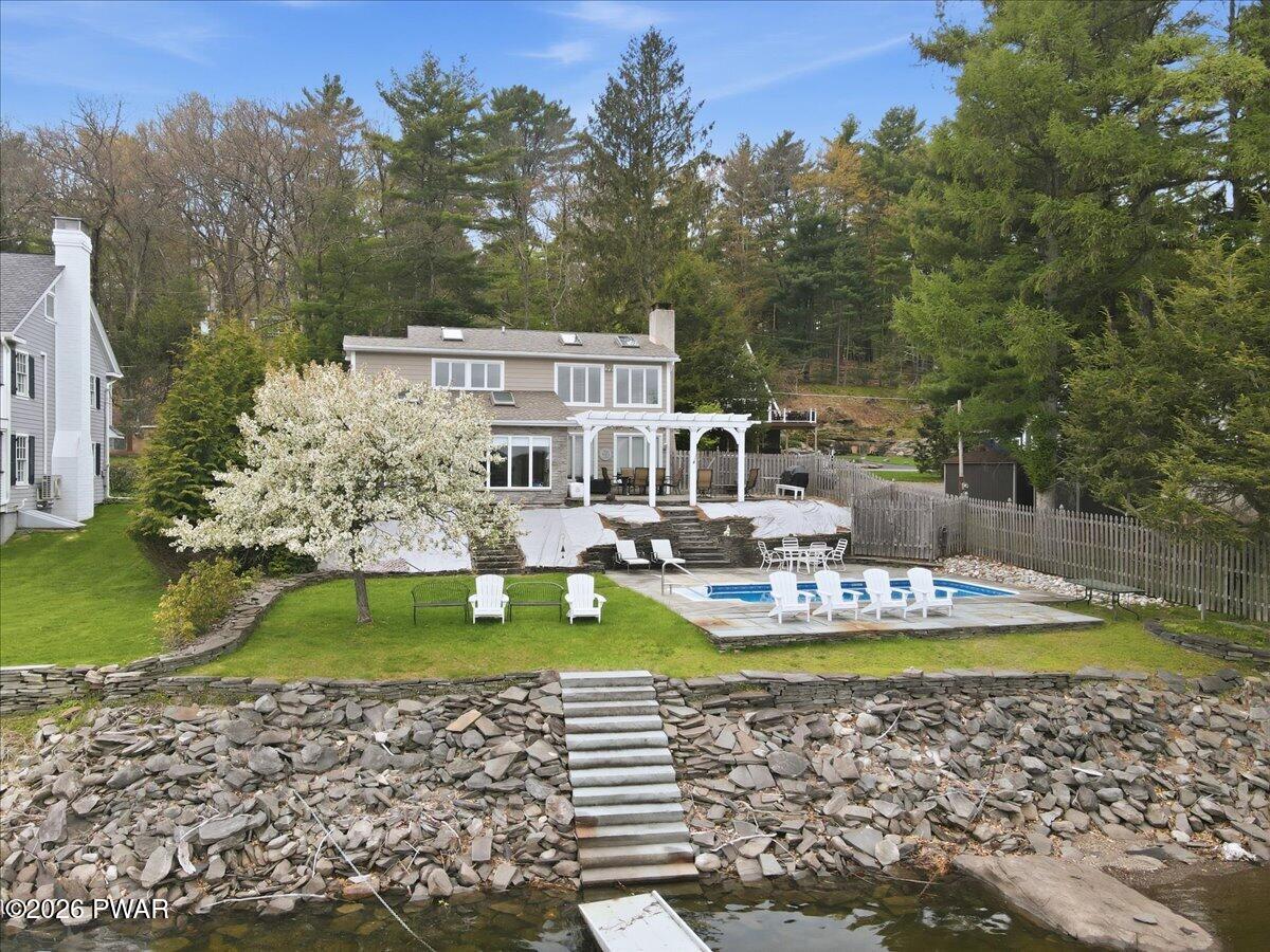 114 Shore Road Tafton, PA 18464 - Photo 2 of 135 Gallery Image 2