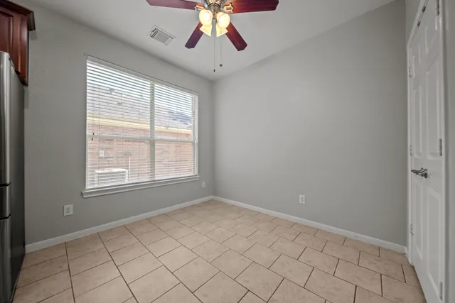 $2,695 | 42 Ebony Oaks Place, The Woodlands, TX 77382