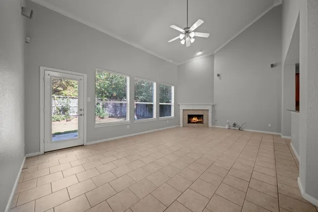 $2,695 | 42 Ebony Oaks Place, The Woodlands, TX 77382