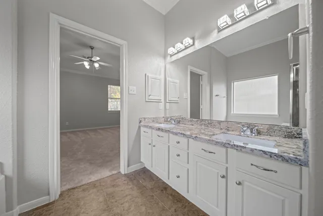 $2,695 | 42 Ebony Oaks Place, The Woodlands, TX 77382