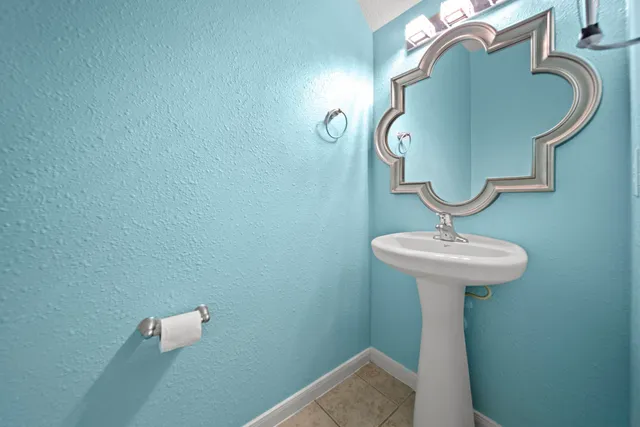 $2,695 | 42 Ebony Oaks Place, The Woodlands, TX 77382