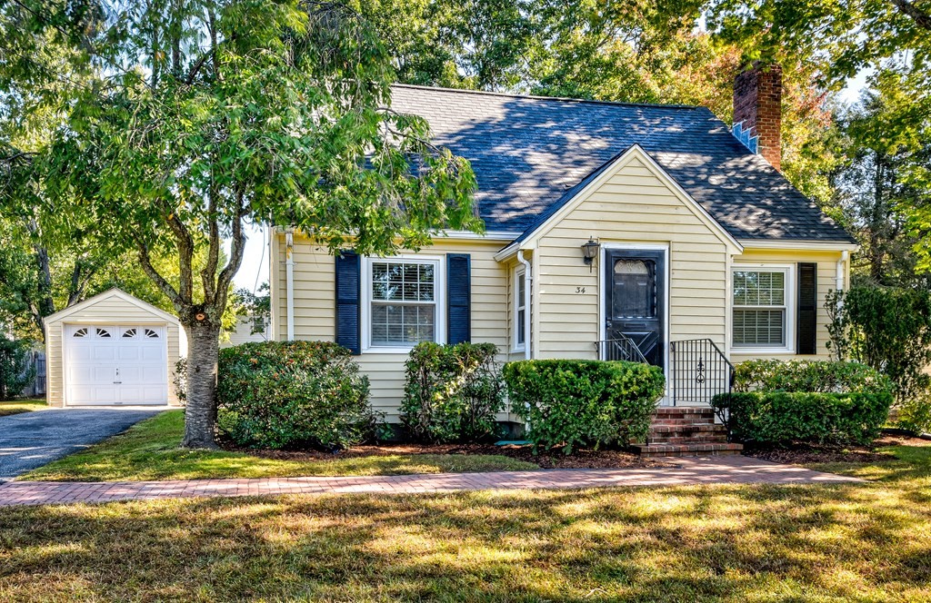 34 Wesley Road Framingham, MA 01701 - Photo 1 of 26 Gallery Image 1