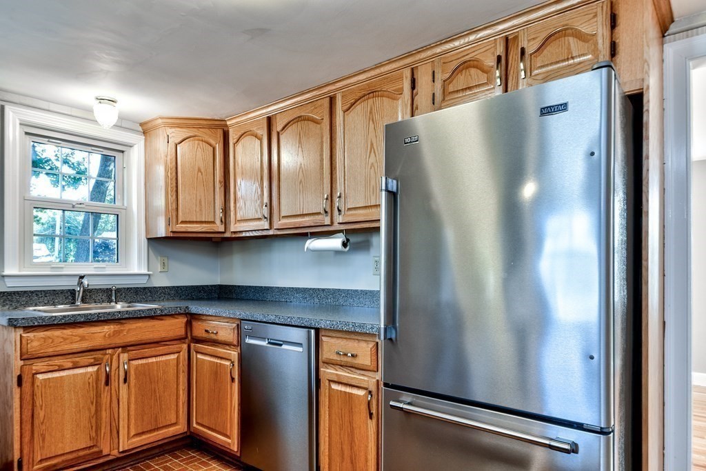34 Wesley Road Framingham, MA 01701 - Photo 11 of 26 Gallery Image 11