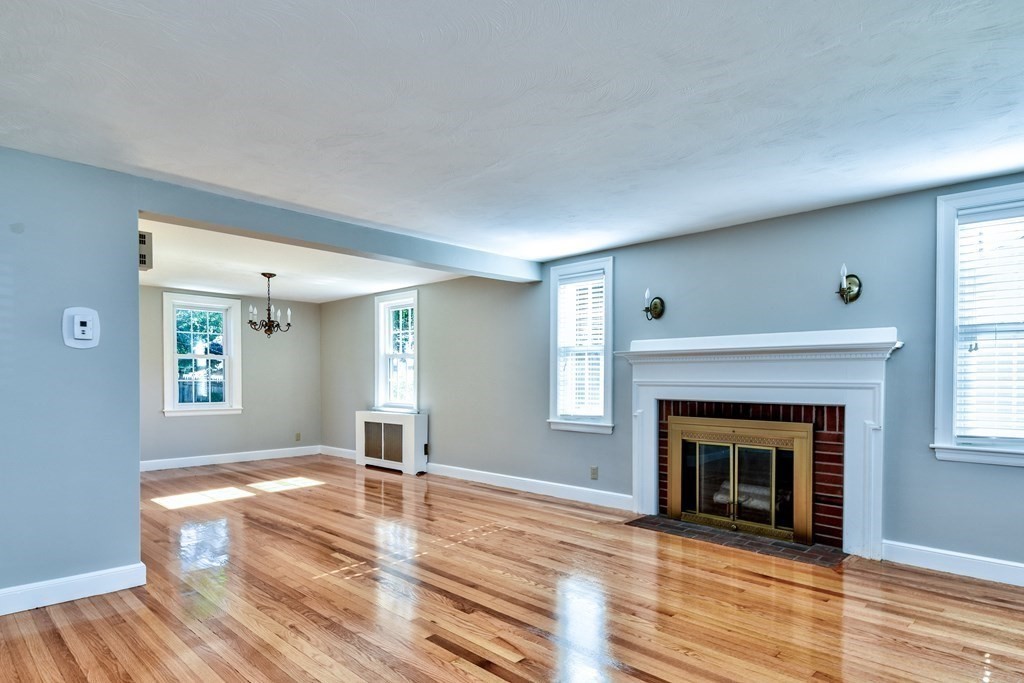34 Wesley Road Framingham, MA 01701 - Photo 3 of 26 Gallery Image 3