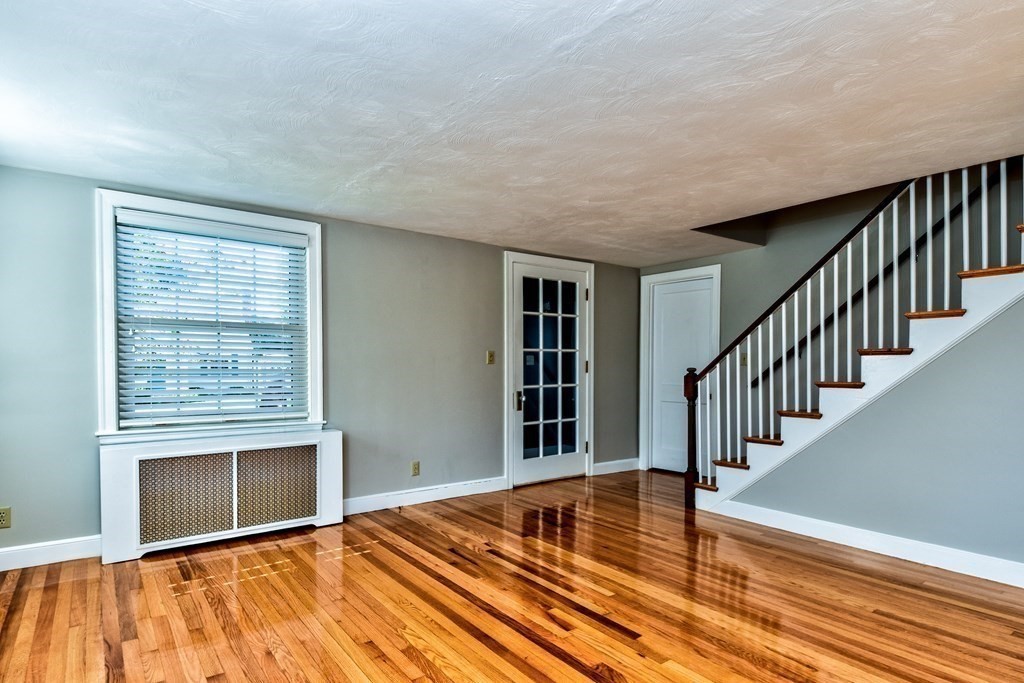34 Wesley Road Framingham, MA 01701 - Photo 6 of 26 Gallery Image 6