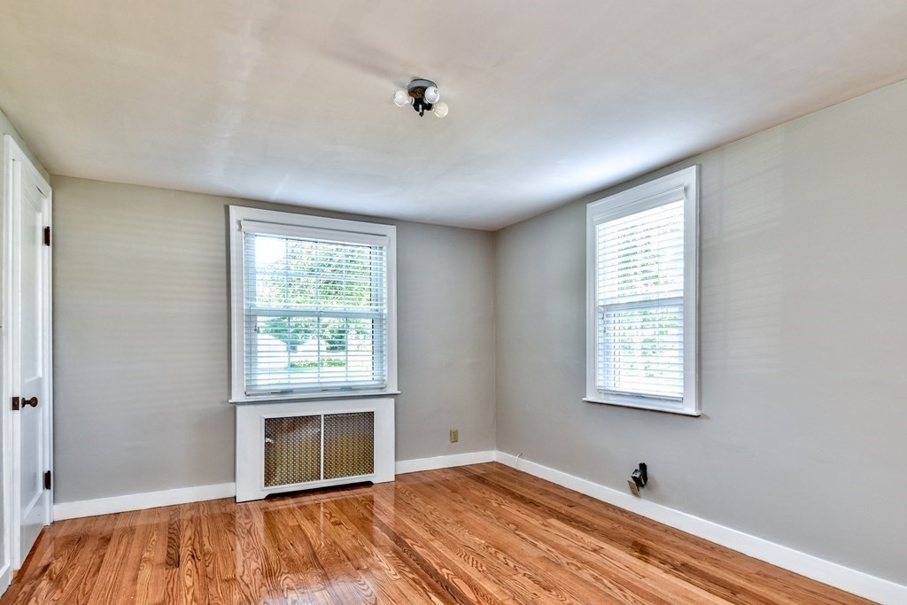 34 Wesley Road Framingham, MA 01701 - Photo 8 of 26 Gallery Image 8