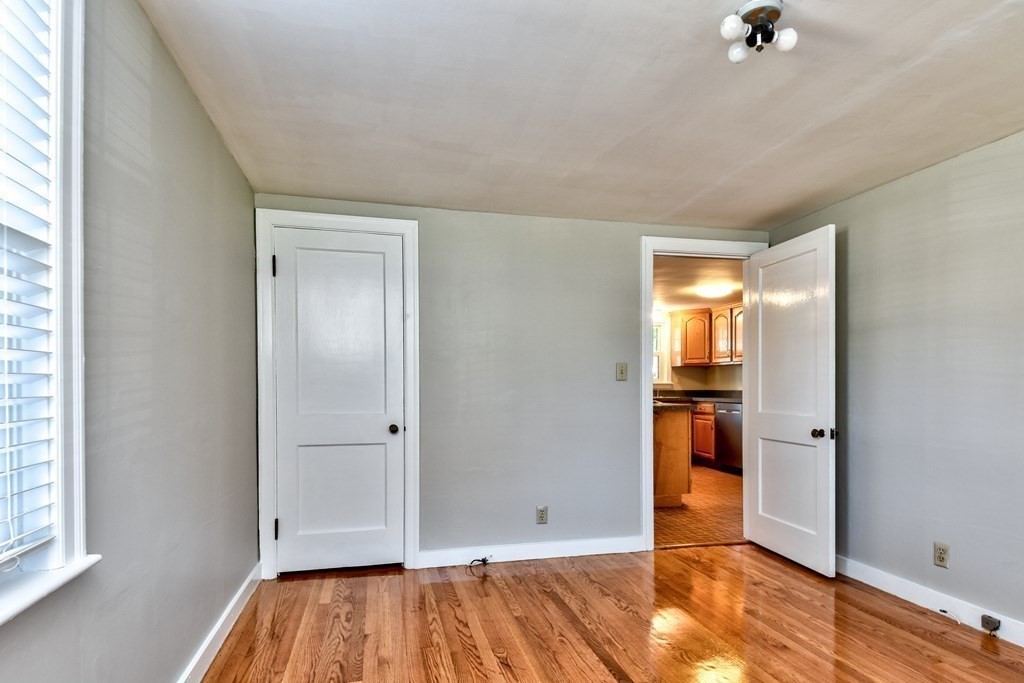 34 Wesley Road Framingham, MA 01701 - Photo 9 of 26 Gallery Image 9