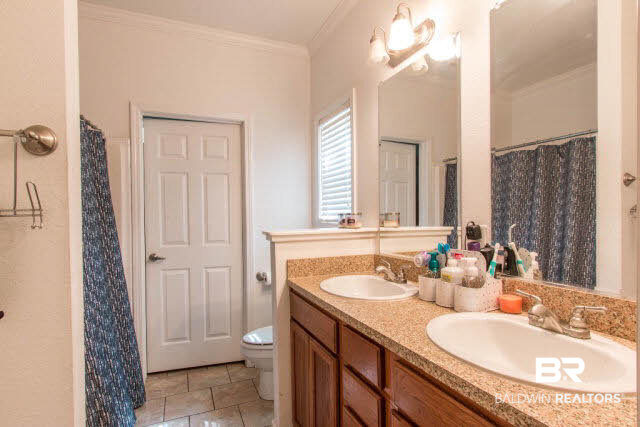 5721 Erhard Drive Mobile, AL 36618 - Photo 14 of 23 Dual Vanity Sinks
