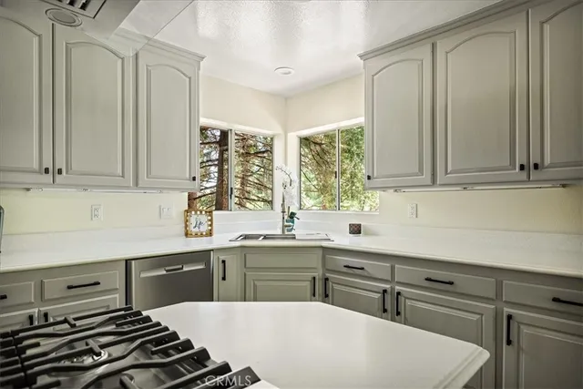 $4,995 | 28670 Shenandoah Drive, Lake Arrowhead, CA 92352