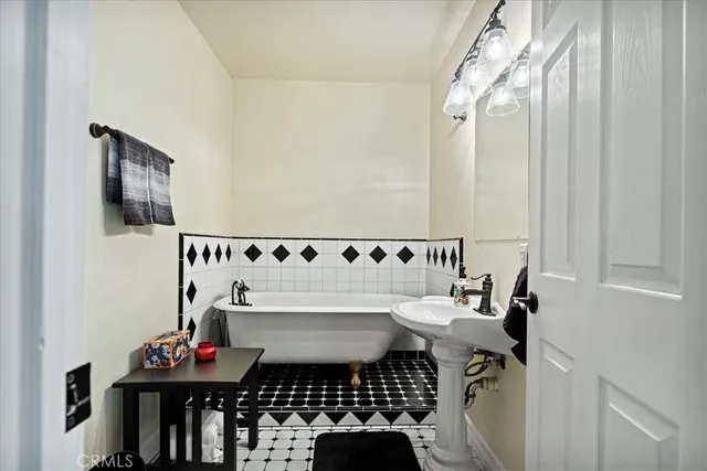 $4,995 | 28670 Shenandoah Drive, Lake Arrowhead, CA 92352