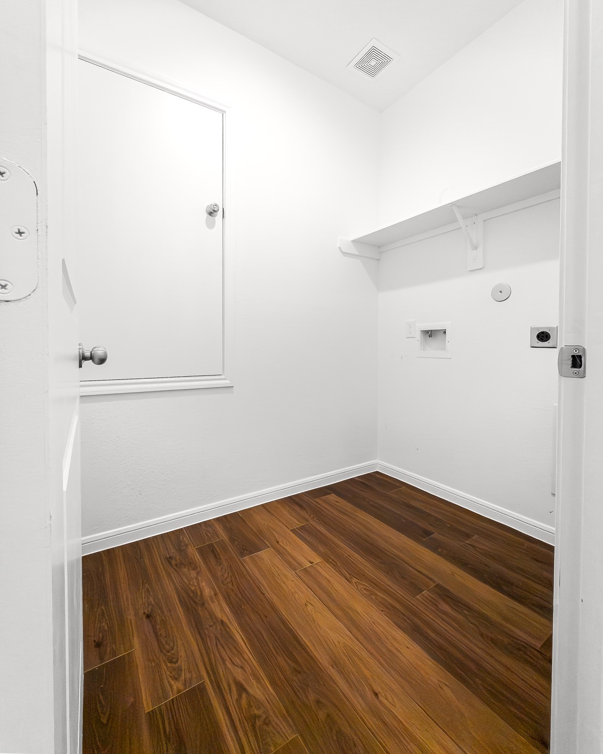 10222 Clearwick Street Houston, TX 77034 - Photo 18 of 24 Utility Room