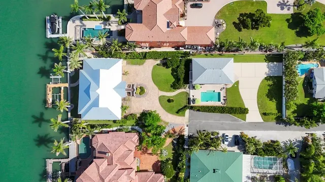 $4,185,000 | 559 Bob Hope Drive, Nokomis, FL 34275