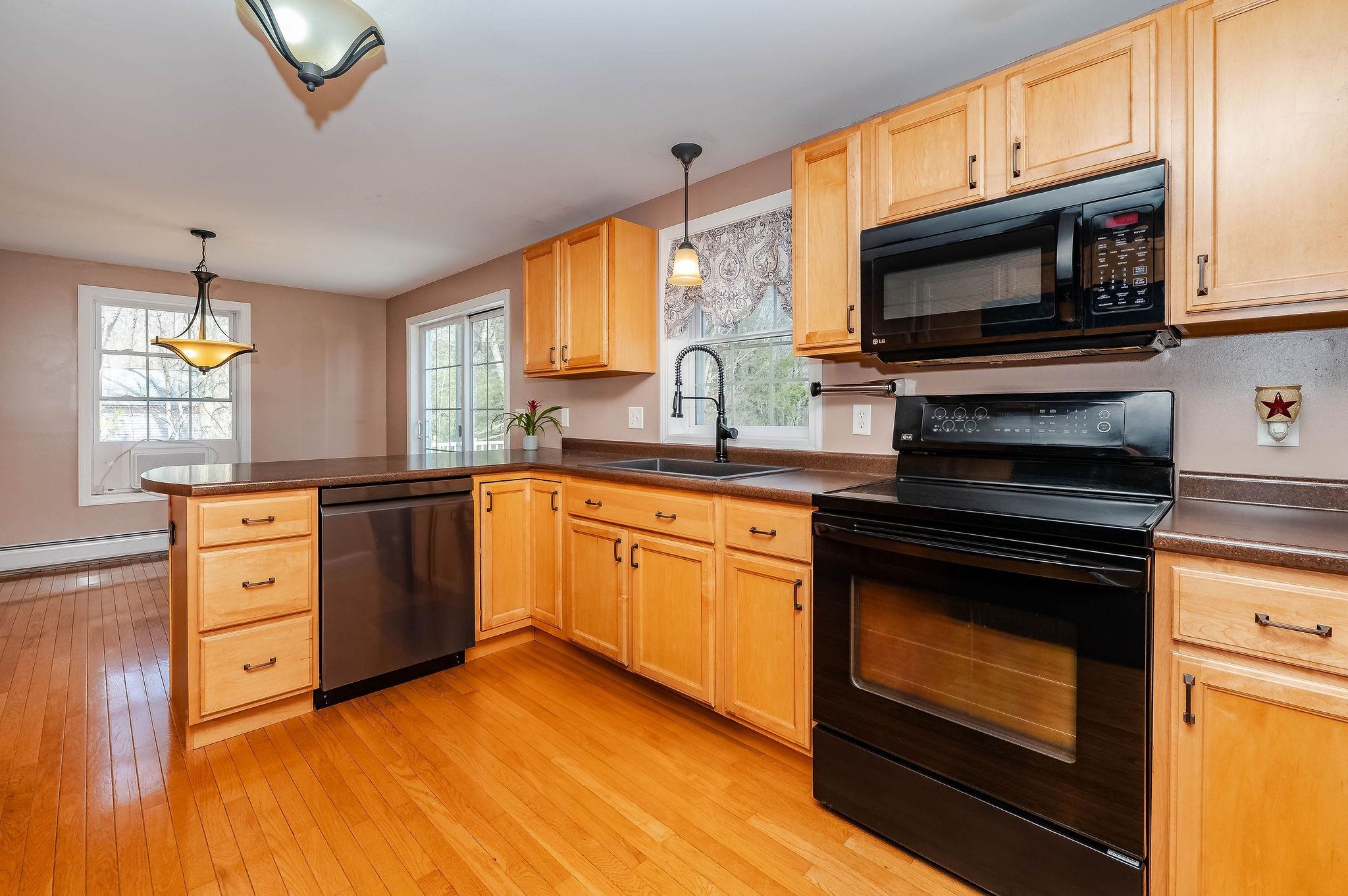 776 Salmon Falls Road, Unit A Rochester, NH 03868 - Photo 3 of 41 Gallery Image 3