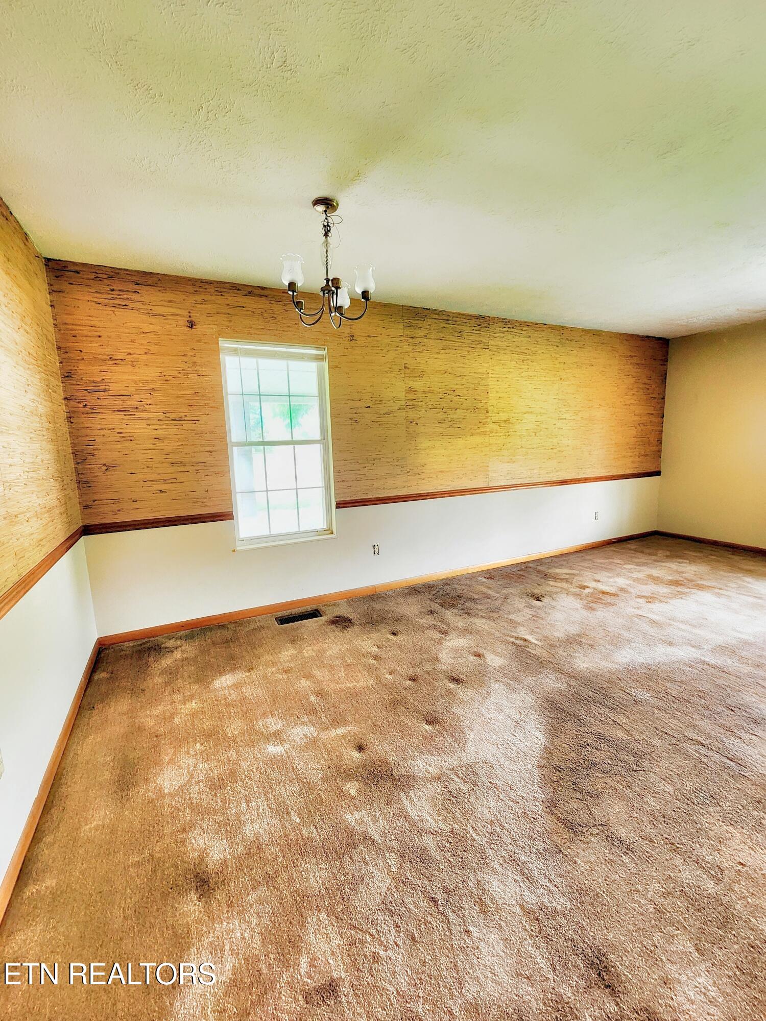 232 Kimberly Road La Follette, TN 37766 - Photo 13 of 24 20250609_112853 (1) (1)