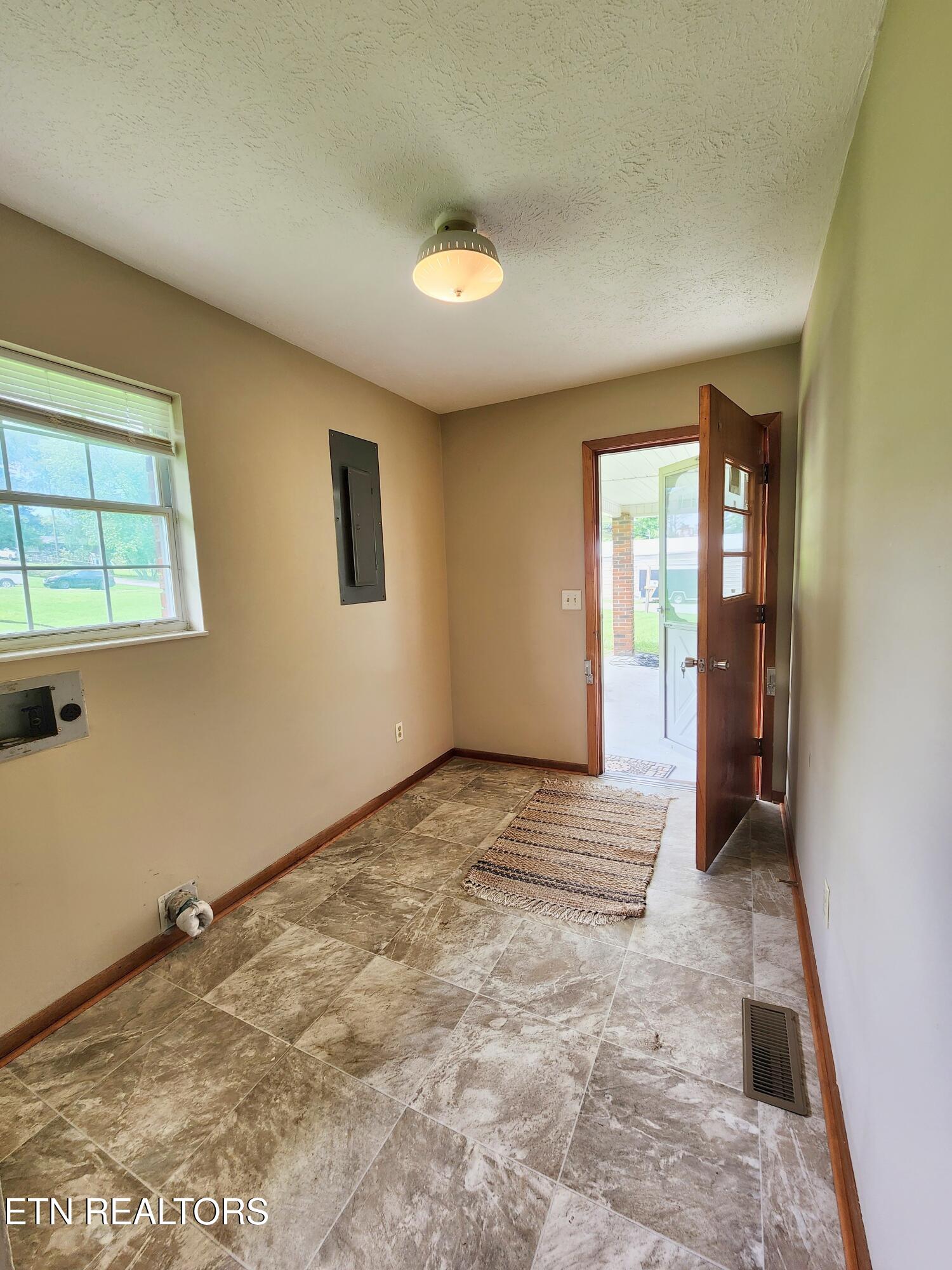 232 Kimberly Road La Follette, TN 37766 - Photo 9 of 24 20250609_113019 (1)