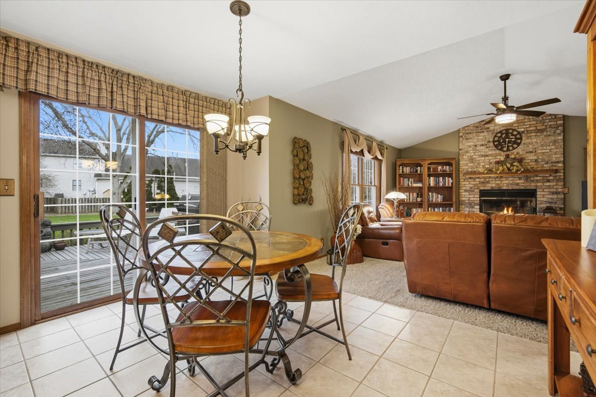 1209 Hanson Drive Normal, IL 61761 - Photo 7 of 41