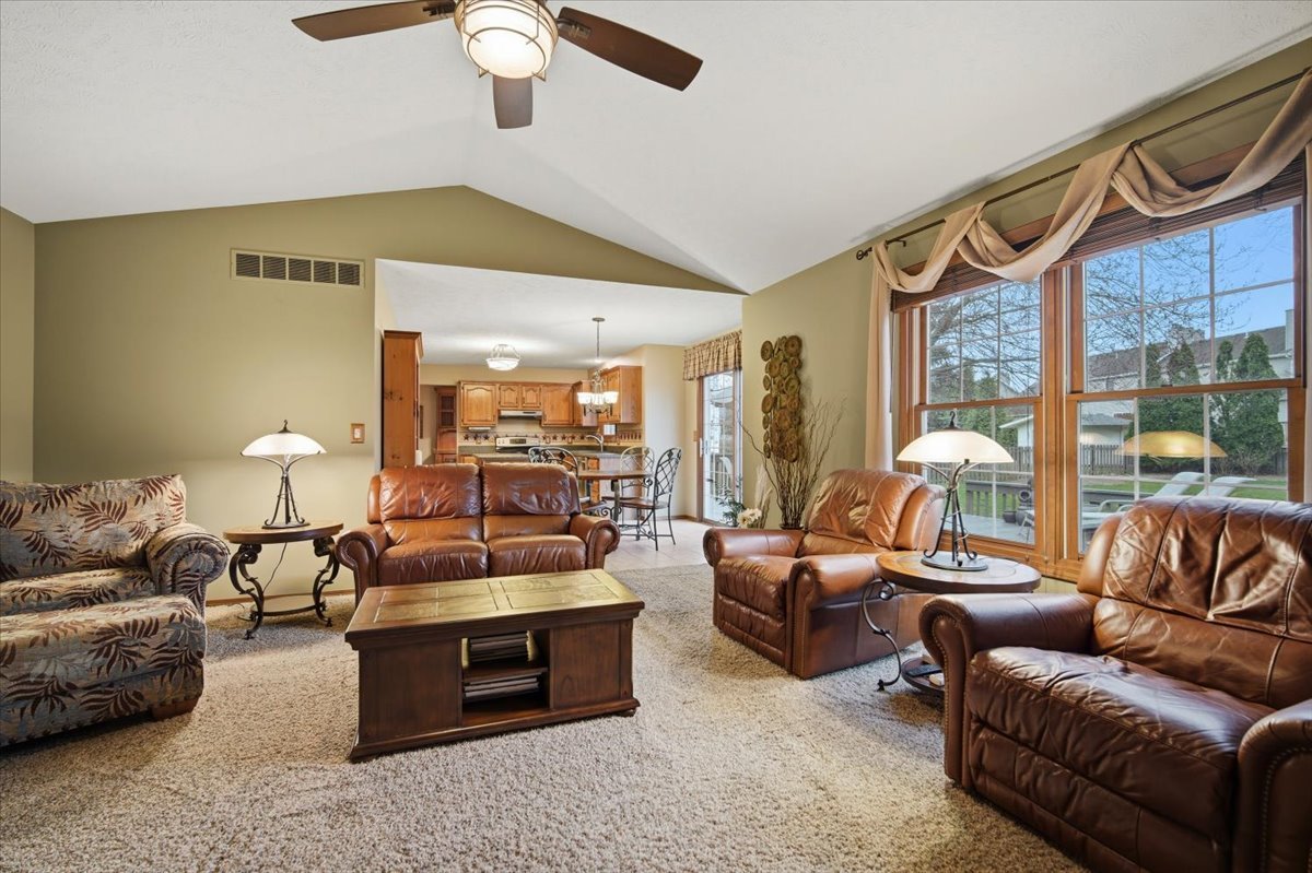 1209 Hanson Drive Normal, IL 61761 - Photo 9 of 41