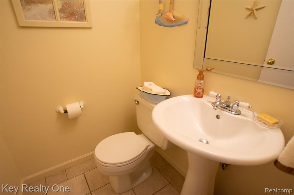1106 Moreland Court Rochester, MI 48307 - Photo 7 of 21