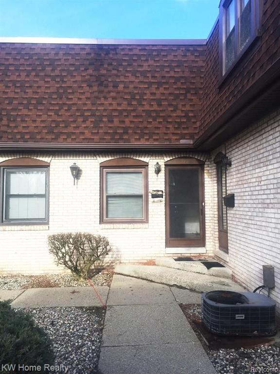 5075 Crooks Road, Unit 13 Royal Oak, MI 48073 - Photo 1 of 11