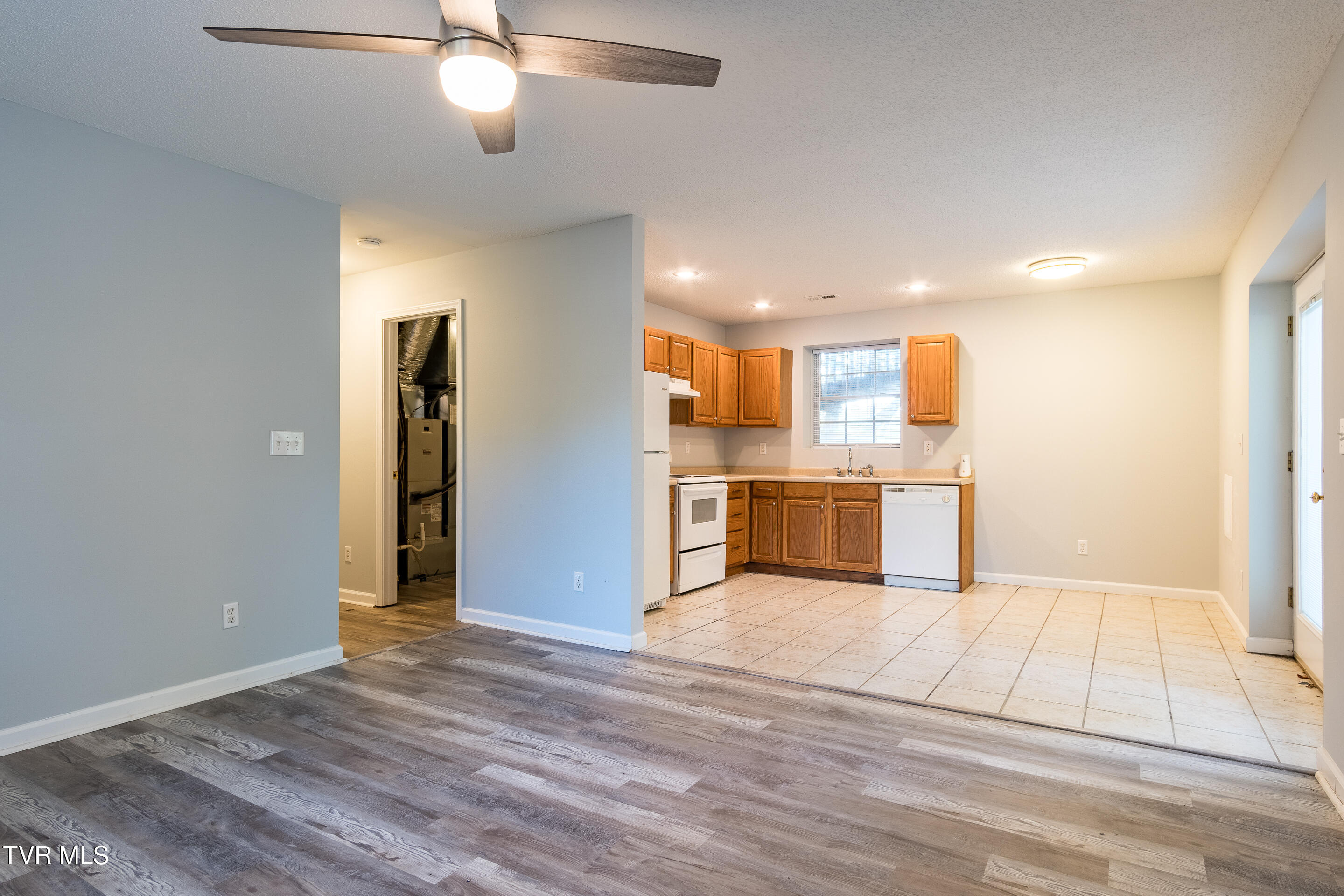 164 Cochran Road Jonesborough, TN 37659 - Photo 11 of 42 interior-16