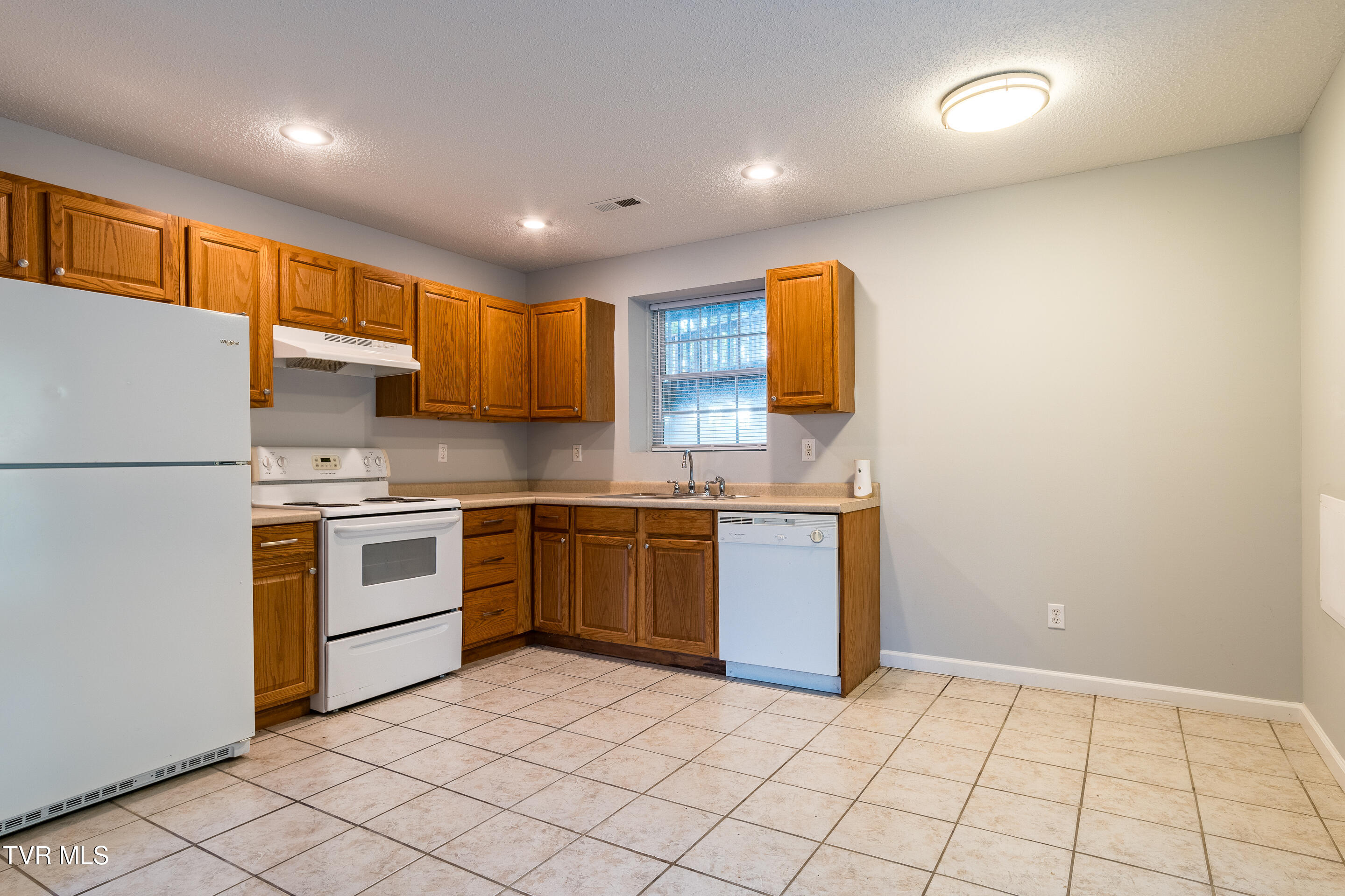 164 Cochran Road Jonesborough, TN 37659 - Photo 13 of 42 interior-17