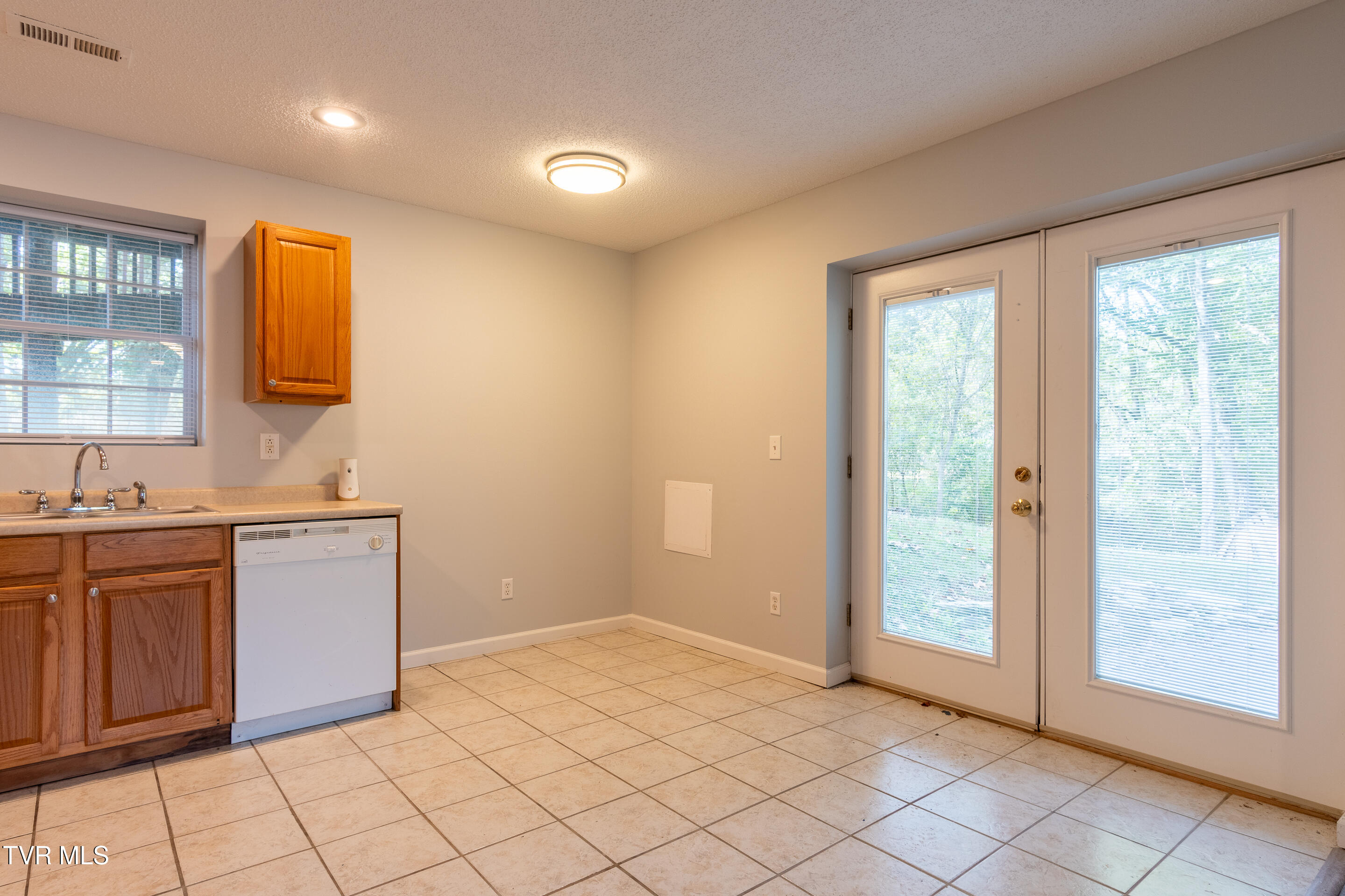 164 Cochran Road Jonesborough, TN 37659 - Photo 14 of 42 interior-19