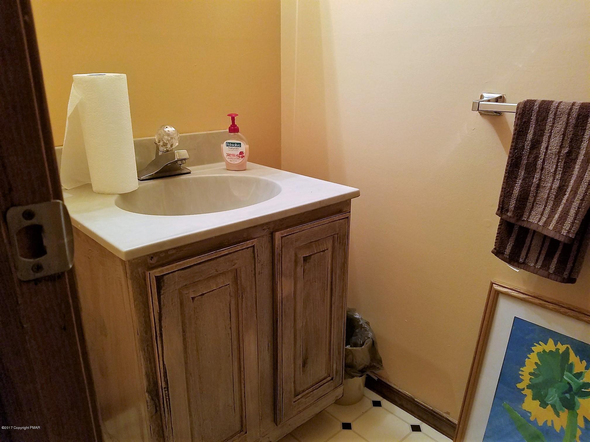 5107 Pine Ridge Road North East Stroudsburg, PA 18302 - Photo 17 of 18 5107