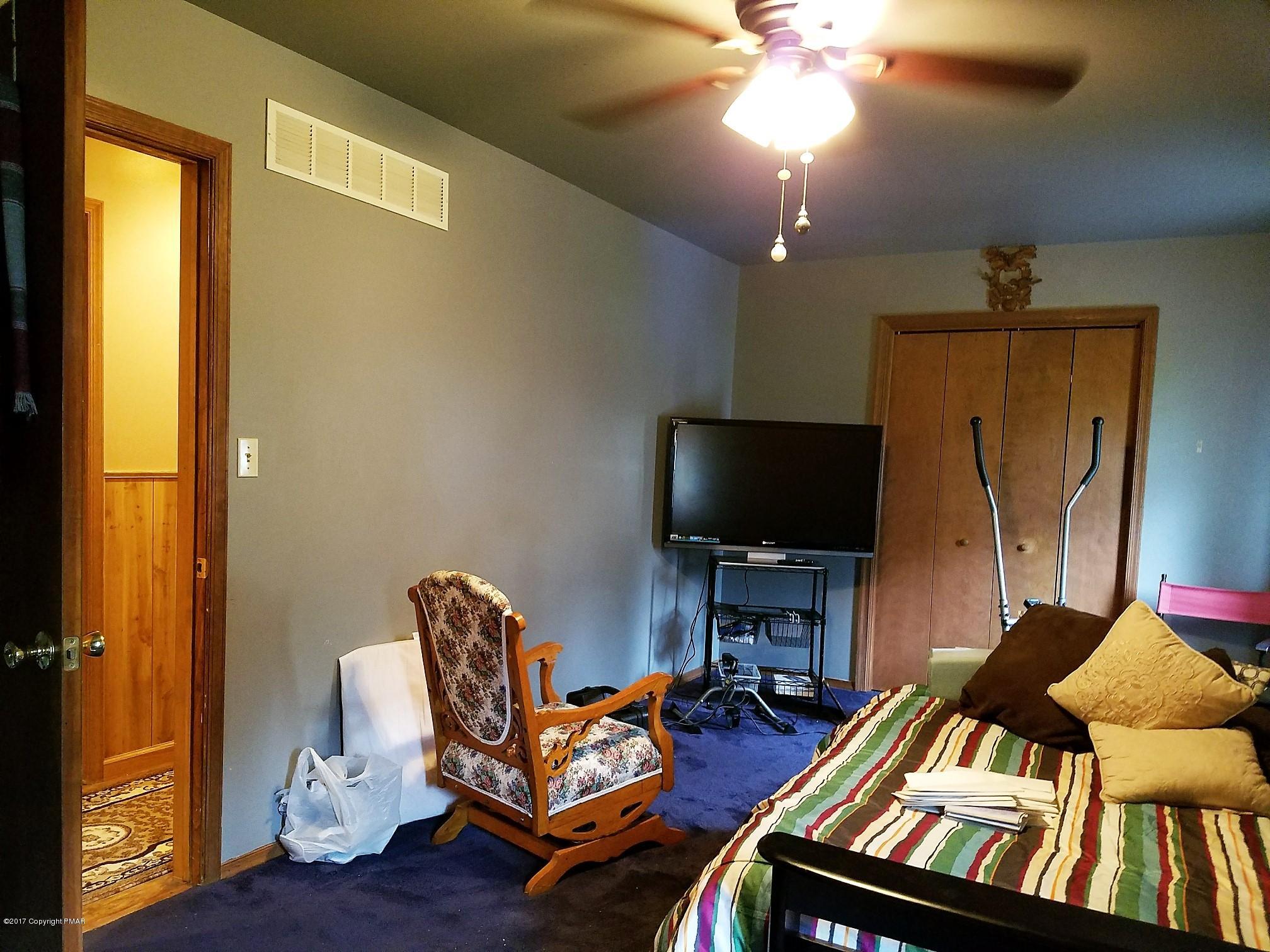 5107 Pine Ridge Road North East Stroudsburg, PA 18302 - Photo 6 of 18 5107 Bed 2