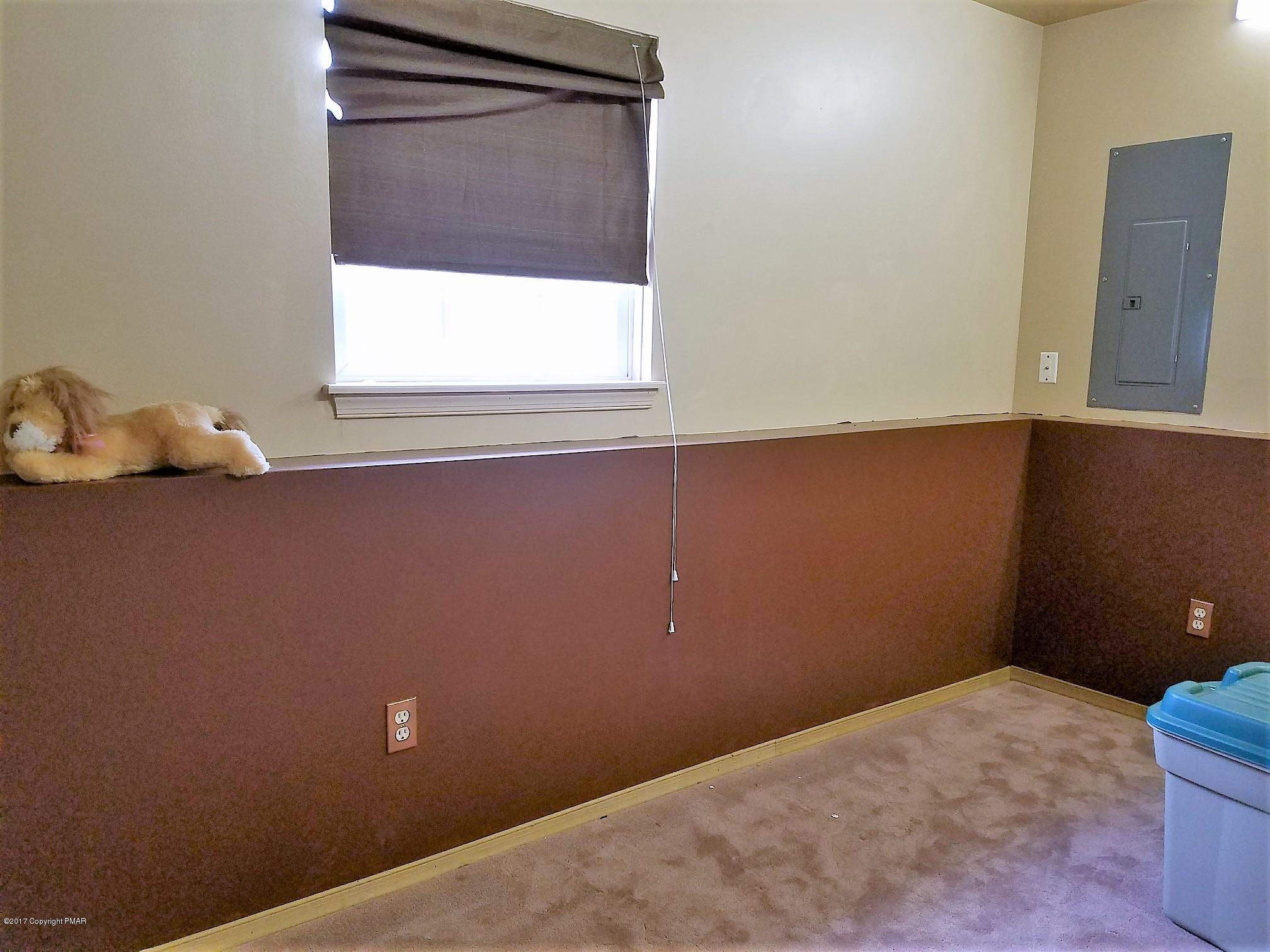 5107 Pine Ridge Road North East Stroudsburg, PA 18302 - Photo 7 of 18 5107 bed 3