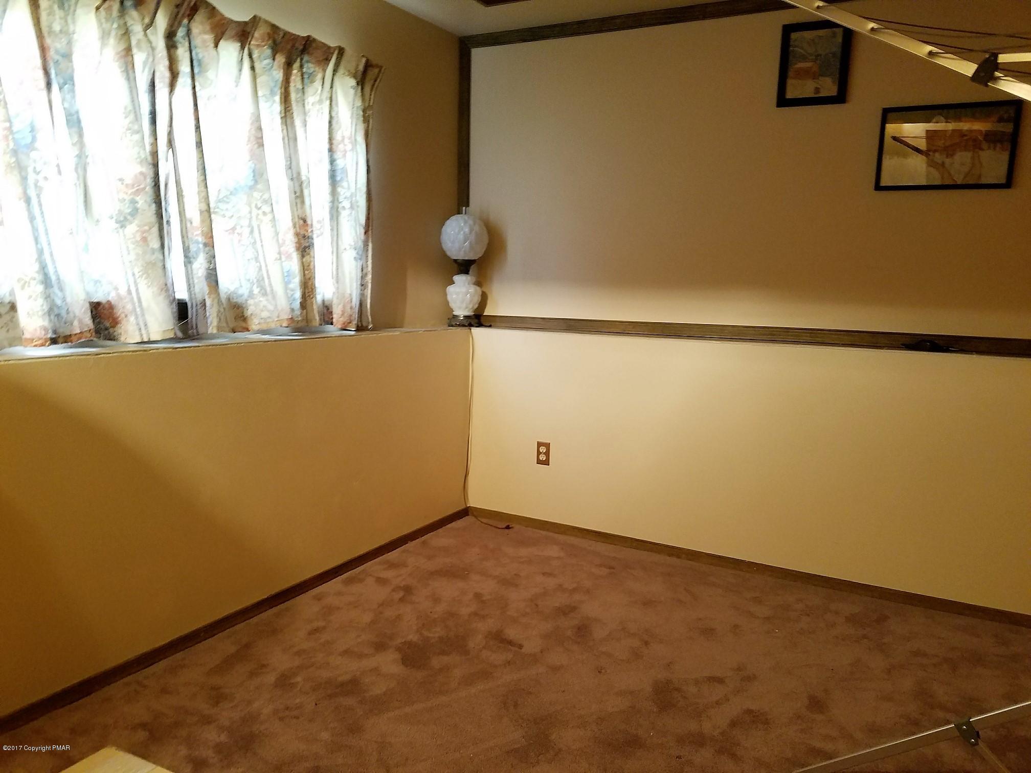 5107 Pine Ridge Road North East Stroudsburg, PA 18302 - Photo 8 of 18 5107 Bed 4