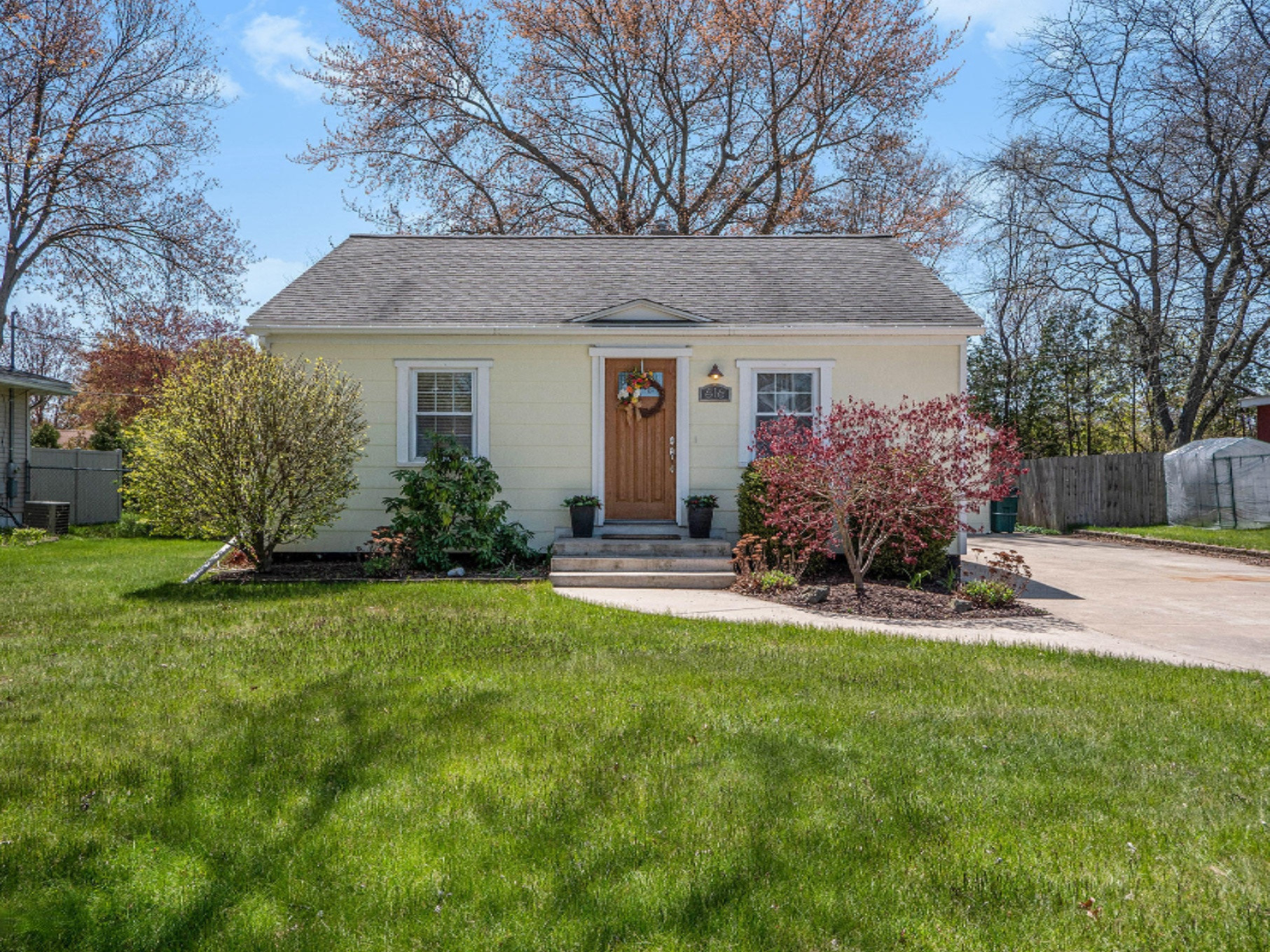 616 Summer Street Spring Lake, MI 49456 - Photo 1 of 28 P1199093