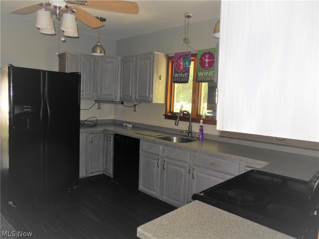 6197 Chapel Road Madison, OH 44057 - Photo 12 of 29 All appliances stay in this adorable kitchen