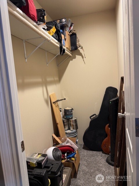 94 Grafton Road Wauconda, WA 98859 - Photo 33 of 37 a view of a room with gym equipment