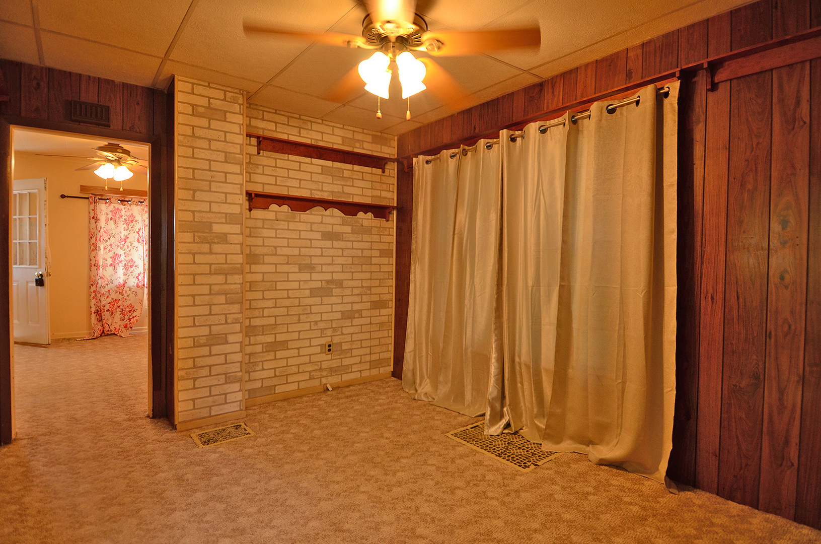 708 Lundy Street Streator, IL 61364 - Photo 8 of 21 a view of a bathroom with shower