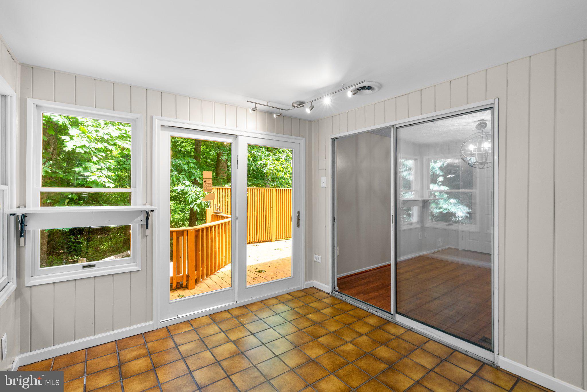 7348 Carved Stone Columbia, MD 21045 - Photo 11 of 55 Sunroom w/ Deck Access