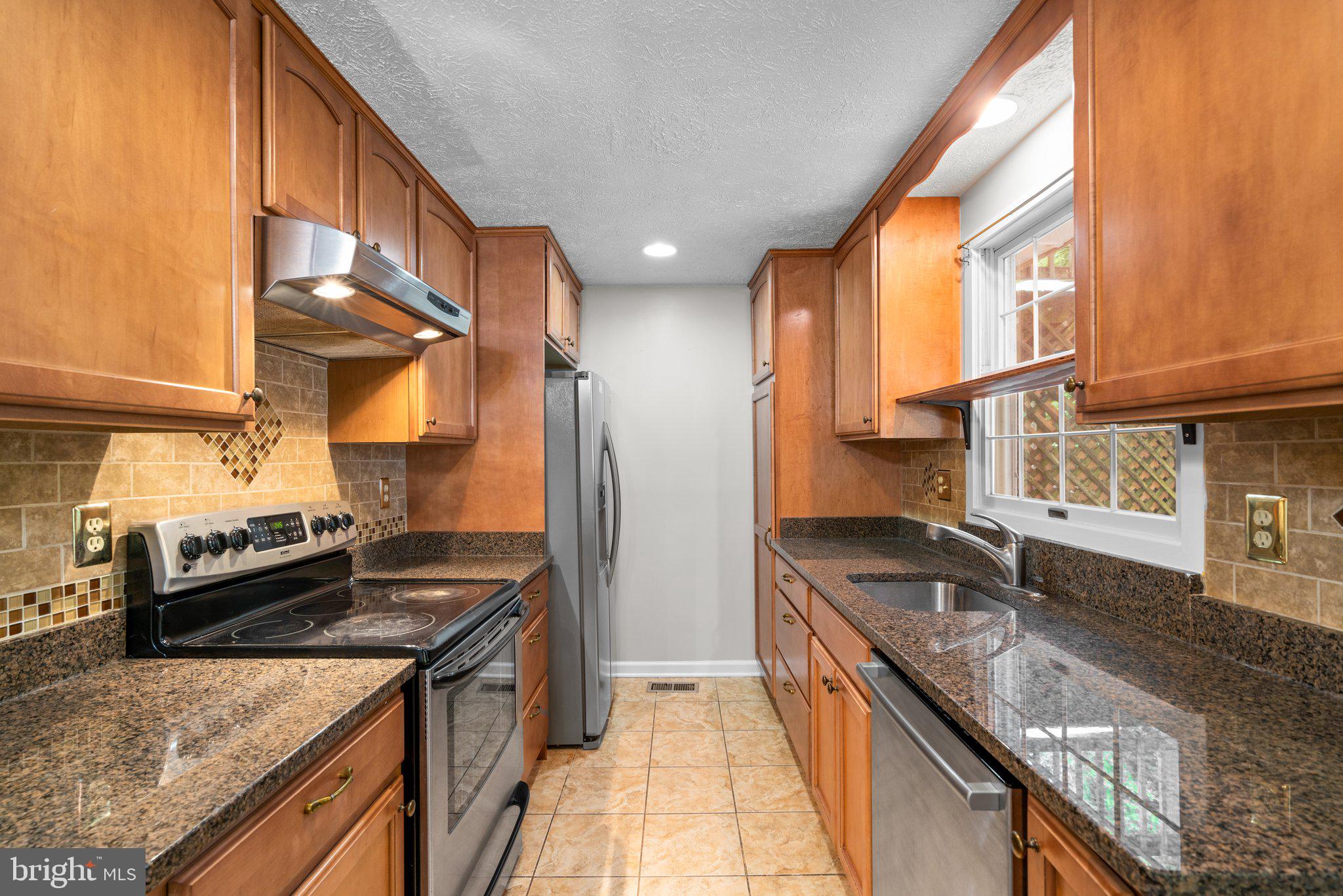 7348 Carved Stone Columbia, MD 21045 - Photo 8 of 55 SS Appliances