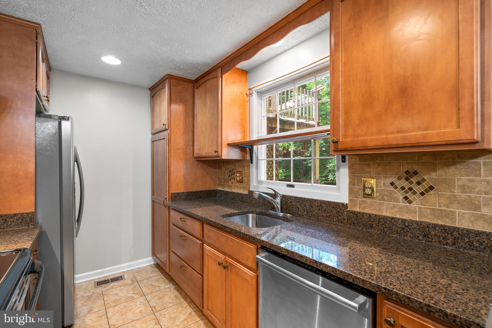 7348 Carved Stone Columbia, MD 21045 - Photo 9 of 55 Lots of Kitchen Cabinet Storage