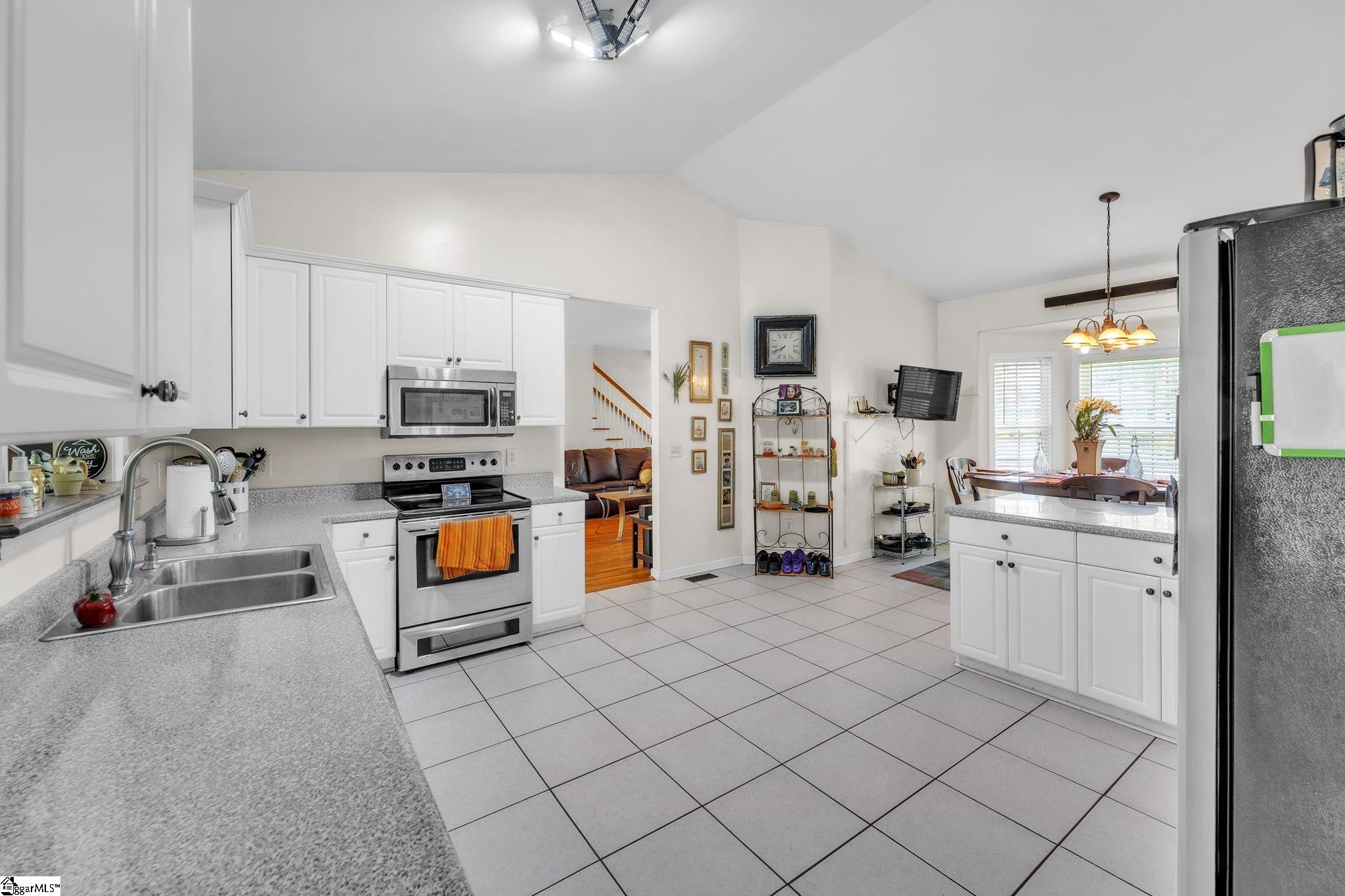 235 Gum Springs Road Taylors, SC 29687 - Photo 11 of 40