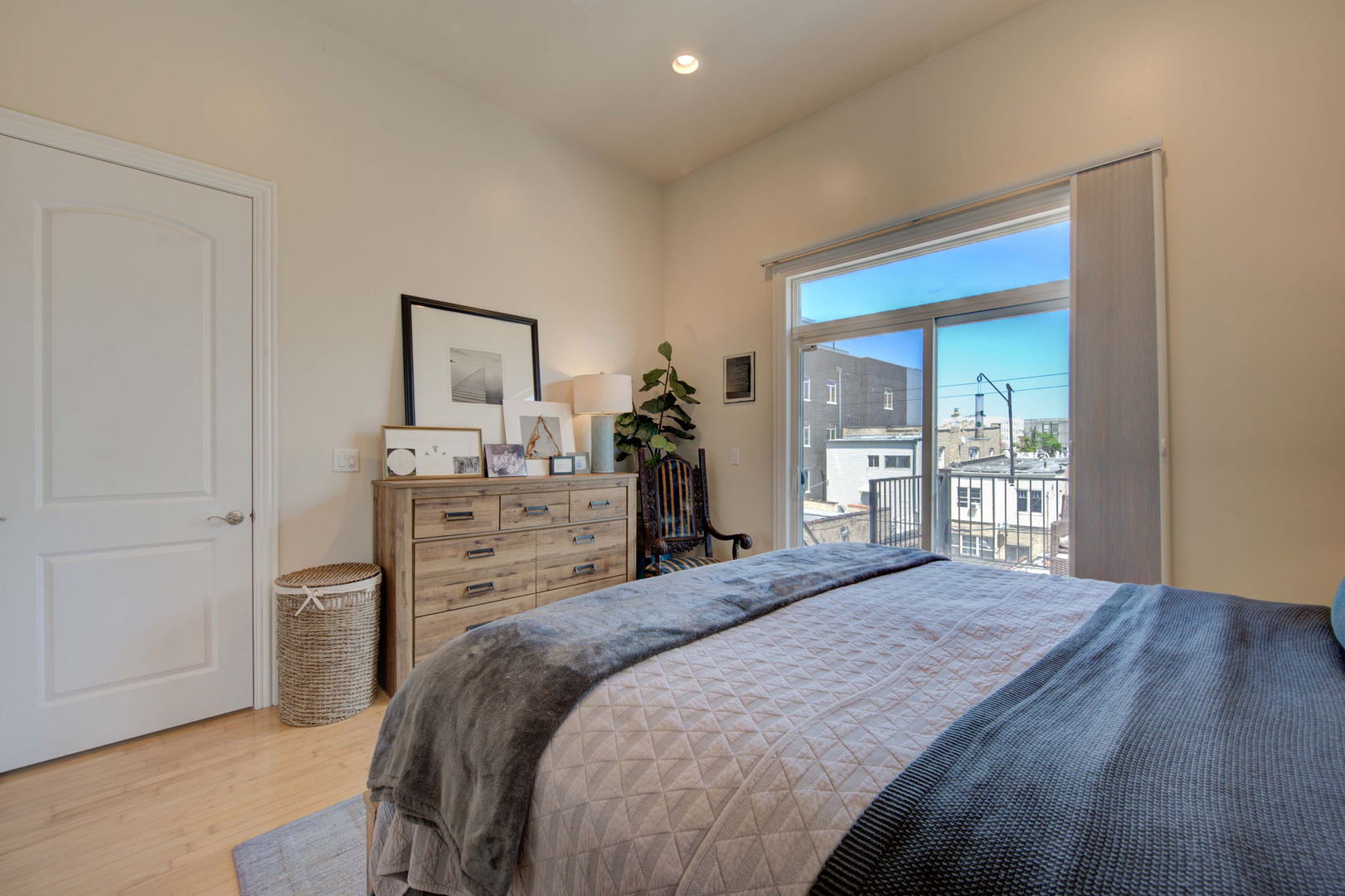 1437 North Artesian Avenue, Unit 3 Chicago, IL 60622 - Photo 23 of 34