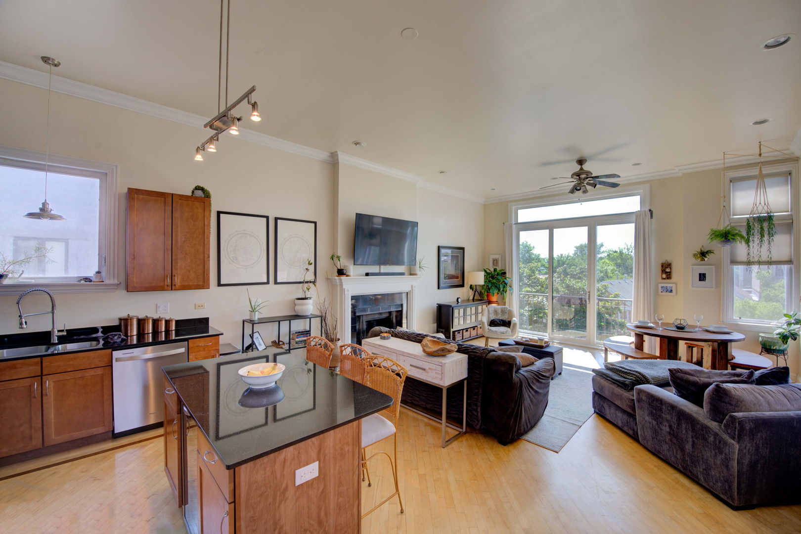 1437 North Artesian Avenue, Unit 3 Chicago, IL 60622 - Photo 9 of 34