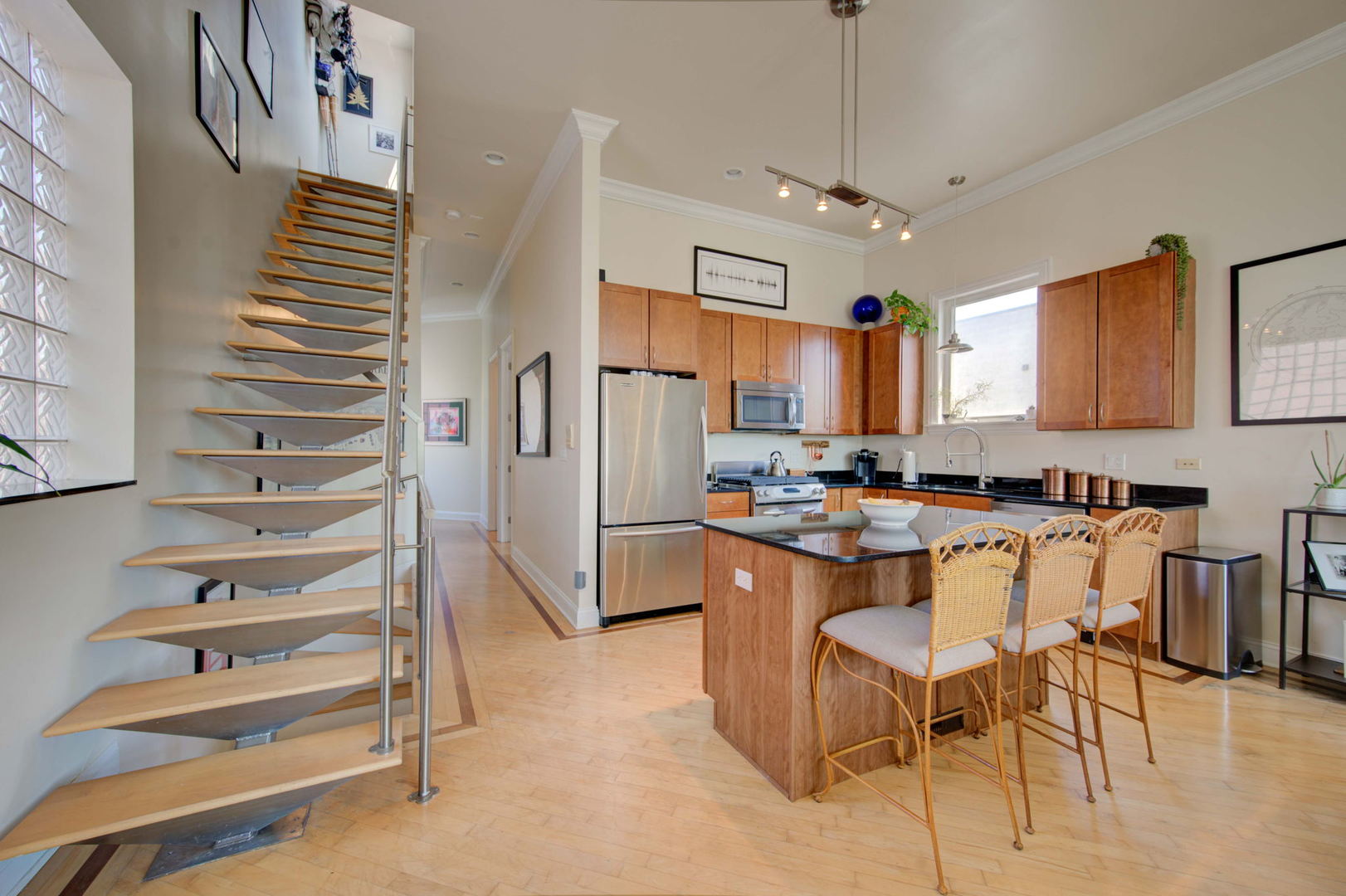 1437 North Artesian Avenue, Unit 3 Chicago, IL 60622 - Photo 10 of 34