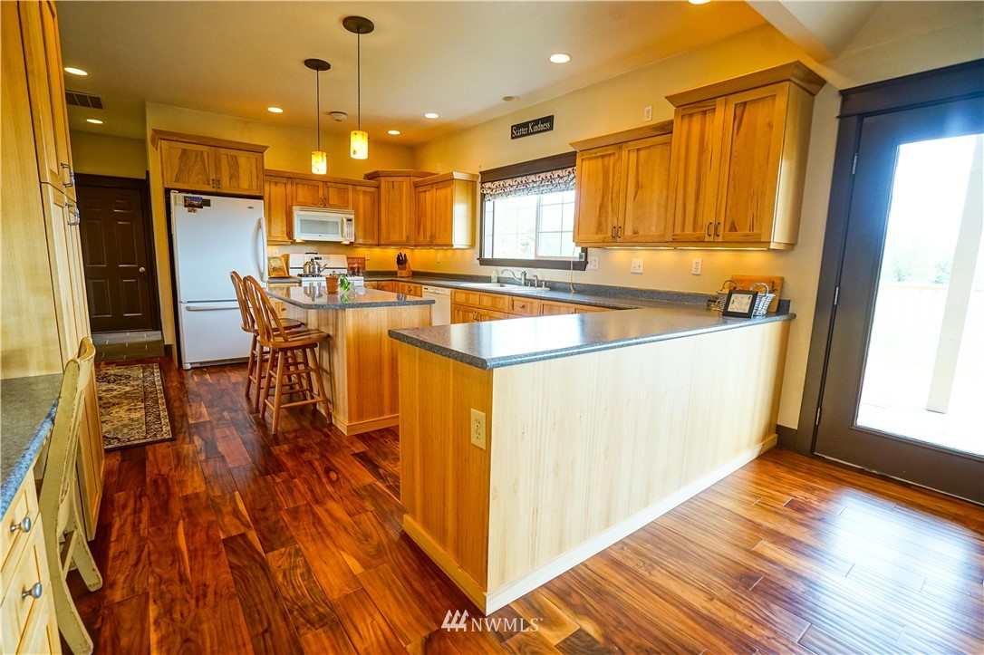 1045 Barnhart Road Lynden, WA 98264 - Photo 8 of 25